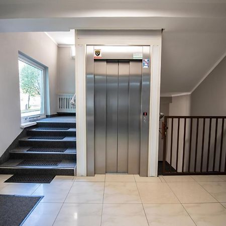 Hotel Felix Krasków Εξωτερικό φωτογραφία