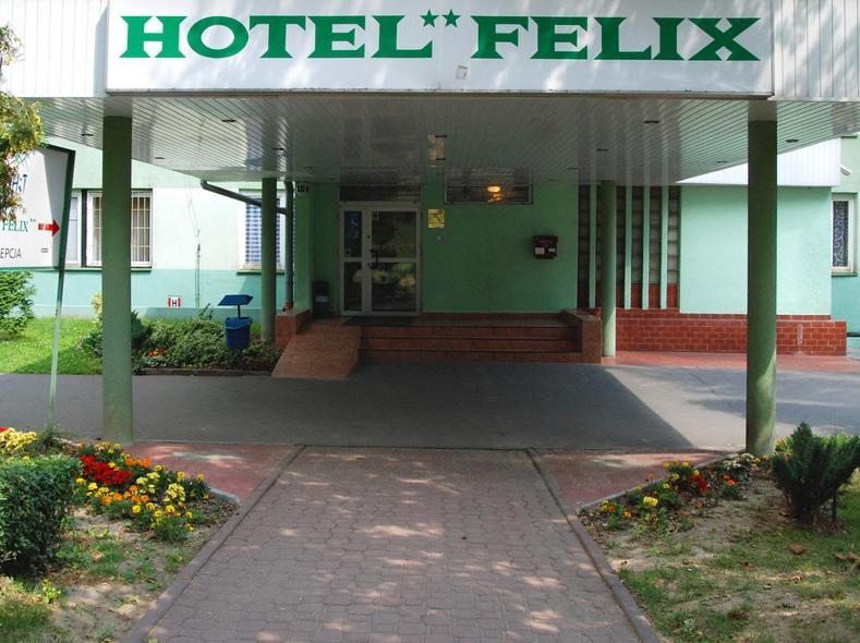 Hotel Felix Krasków Εξωτερικό φωτογραφία
