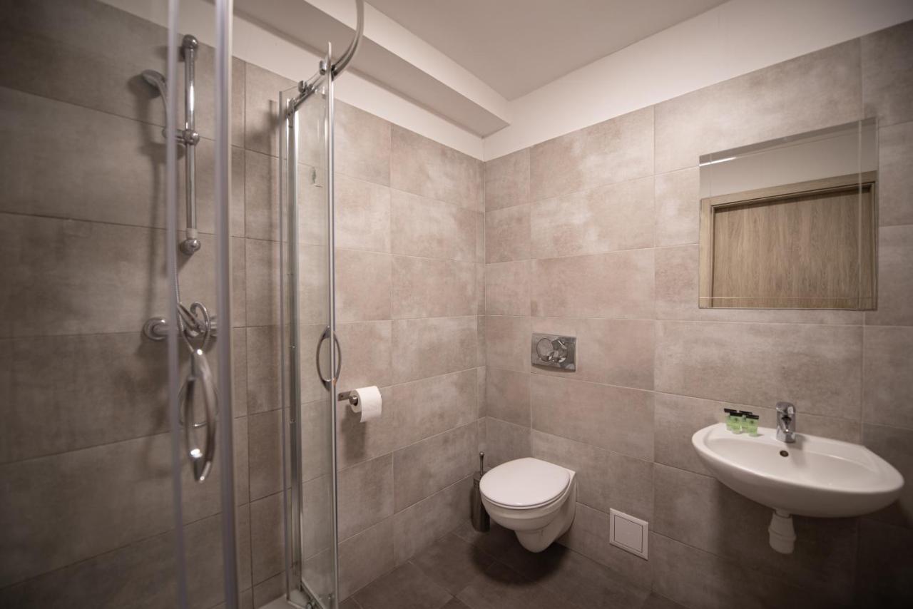 Hotel Felix Krasków Εξωτερικό φωτογραφία