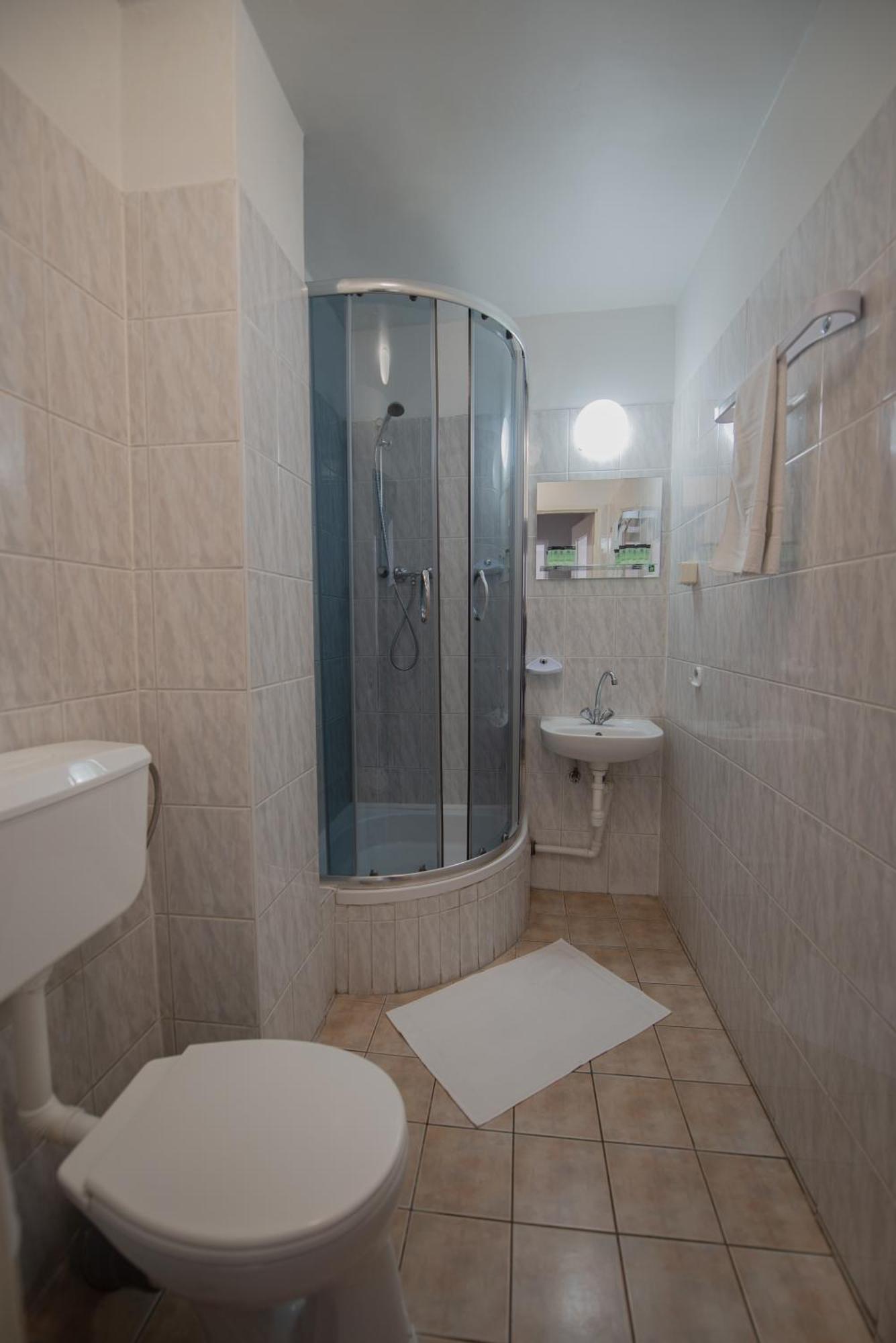 Hotel Felix Krasków Εξωτερικό φωτογραφία