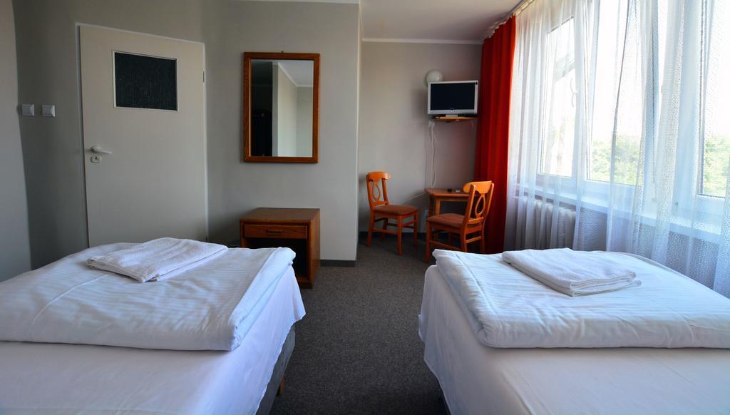 Hotel Felix Krasków Εξωτερικό φωτογραφία